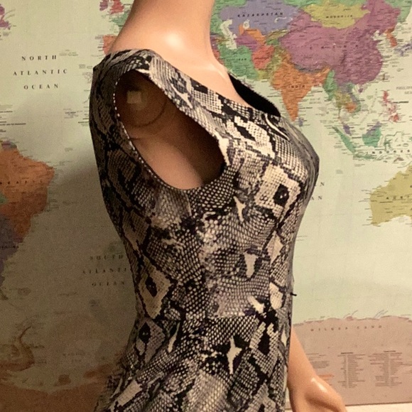 LONDON TIMES DRESS - Picture 7 of 9